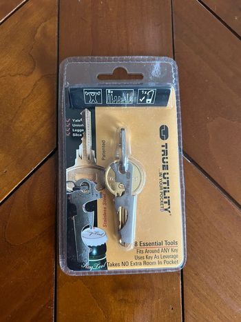 Porte clés 8 fonctions