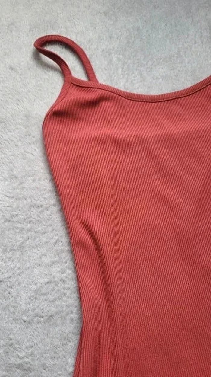 Robe moulante corail - photo numéro 3