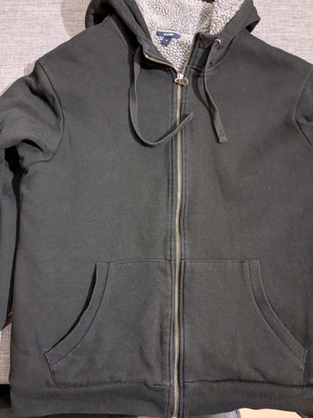 Sweat à capuche doublé sherpa