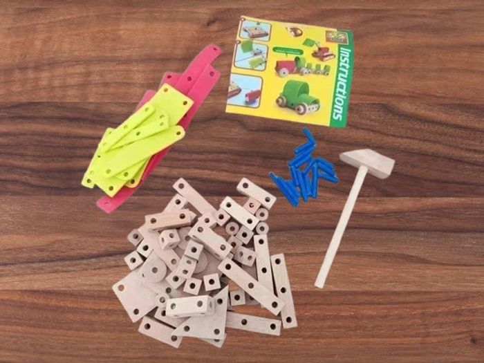 Jeu de construction en bois de plusieurs véhicules - photo numéro 2