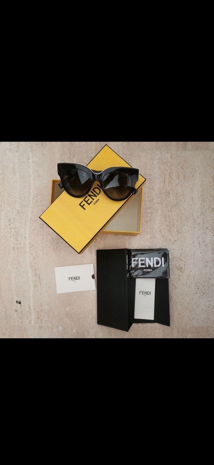 Lunettes de soleil FENDI - photo numéro 2