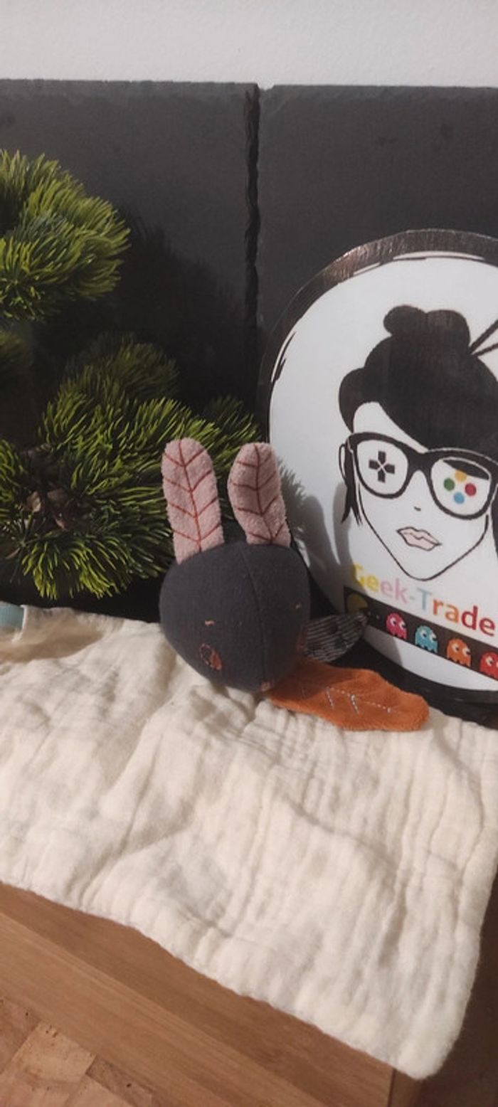 doudou lapin moulin roty après la pluie lange blanc beige gris noir feuille rose marron