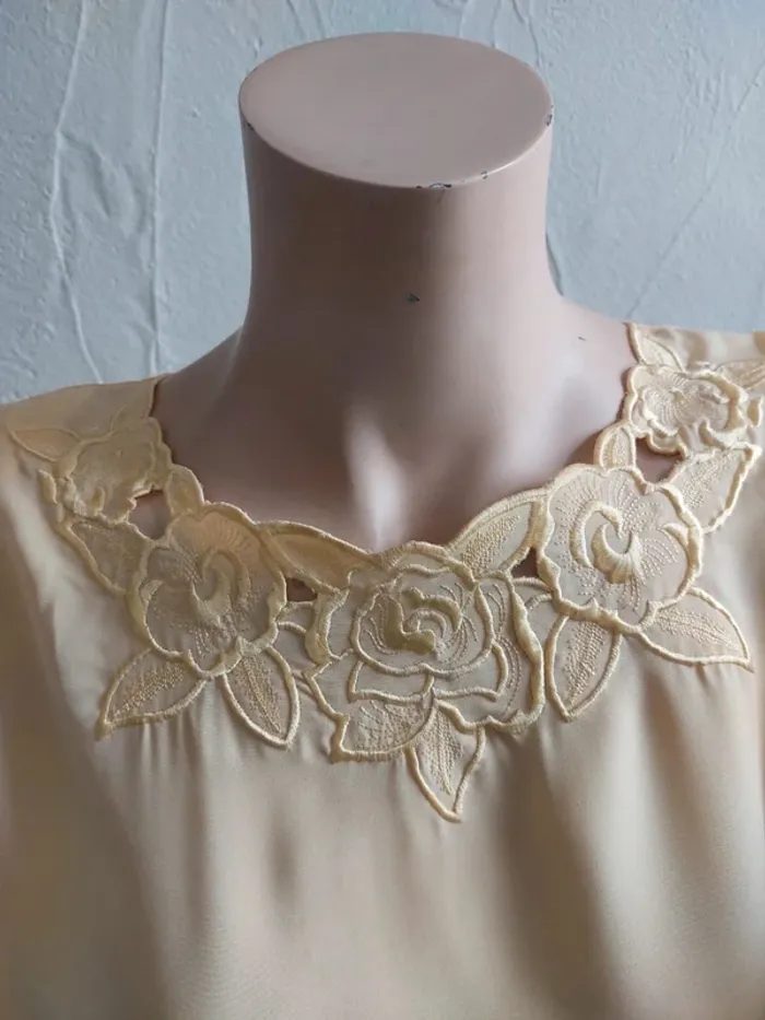 Blouse élégante jaune Taille 48 - photo numéro 3
