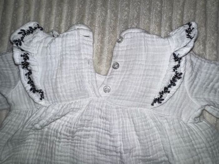 Blouse en coton - blanc et noir - tex - 6 mois - excellent état/comme neuf - photo numéro 9