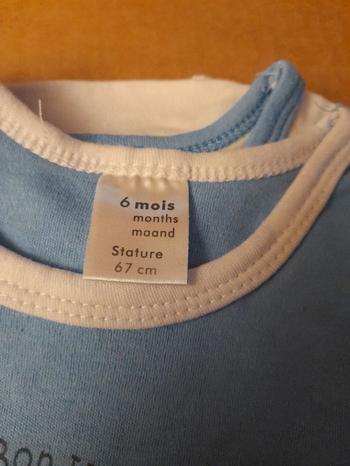 Lot 4 bodies sans manches - photo numéro 2