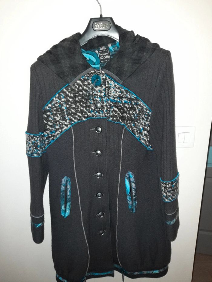 Manteau en laine pause café