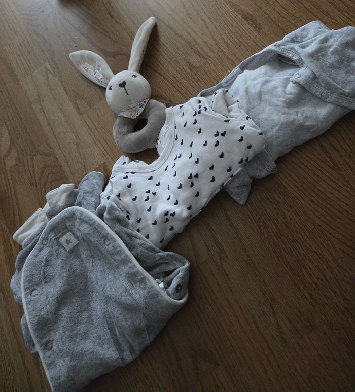 Lot 3 pyjamas chaud bout chou 1 mois