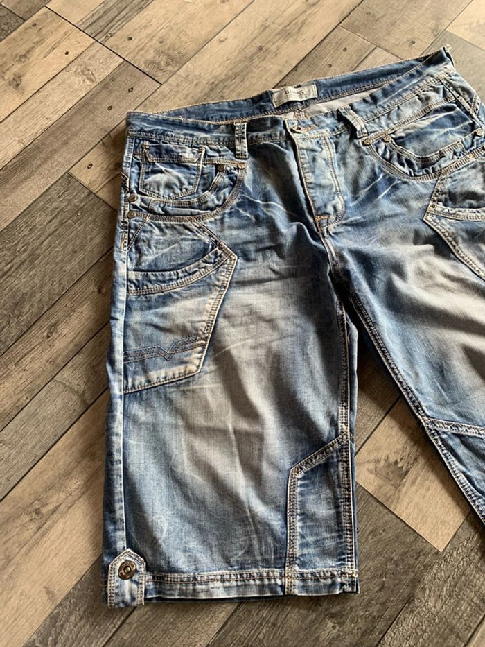 Short jeans voire photo - photo numéro 4