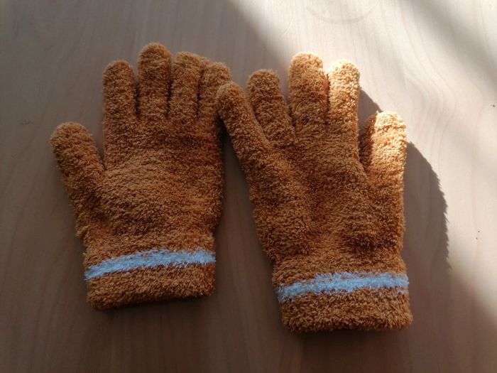 Gants jaunes - photo numéro 3