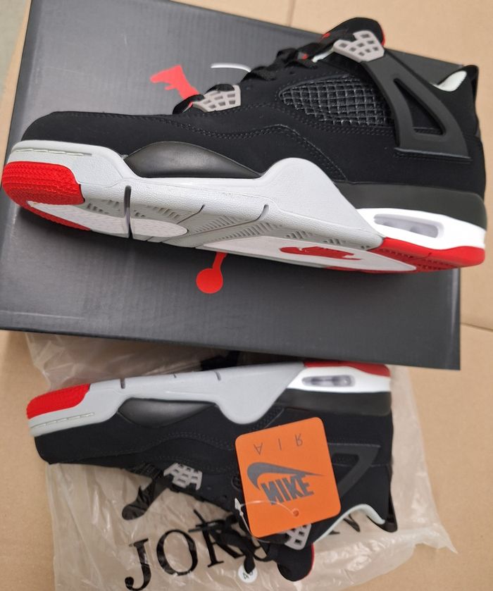 Replique Nike air Jordan 4 Retro neuve avec étiquettes 🏷 
Qualité primium