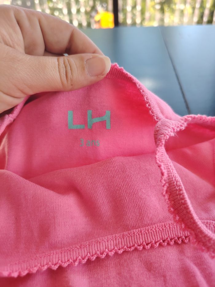 Lot t-shirt manches courtes et débardeurs - photo numéro 10