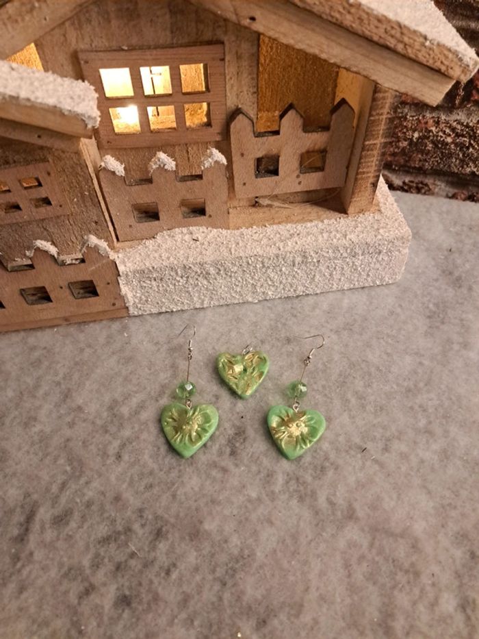 Boucles d'oreilles pendante cœur avec pendentif assortie - photo numéro 7