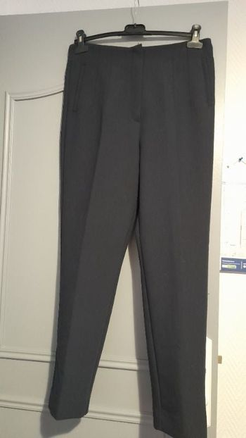 Pantalon  bleu marine 2 poches sur le côté  à  ouvrir  en toile d hiver