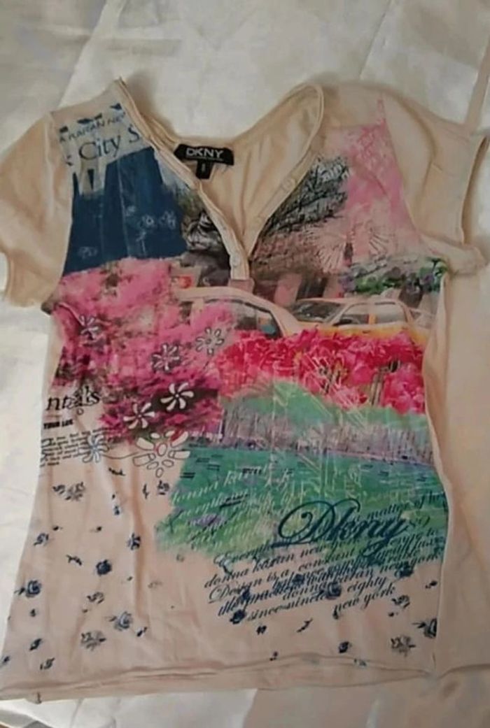 Tee-shirt de la marque DKNY