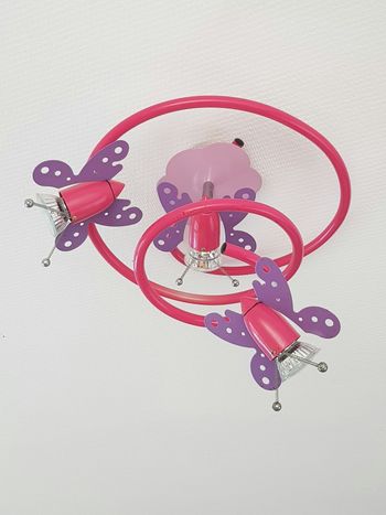 Plafonnier lustre papillons rose violet