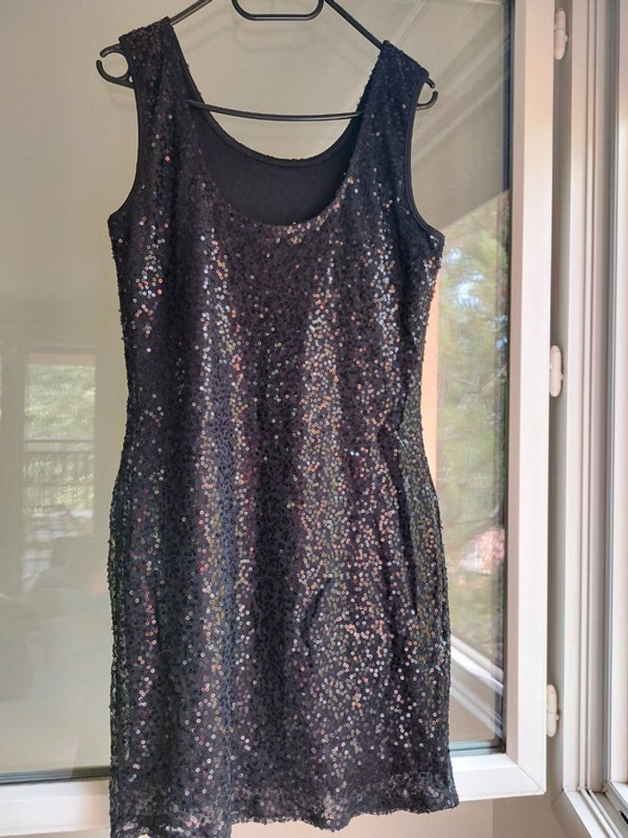 Robe à sequins - photo numéro 3
