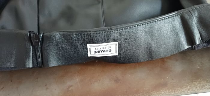 Jupe courte - photo numéro 3