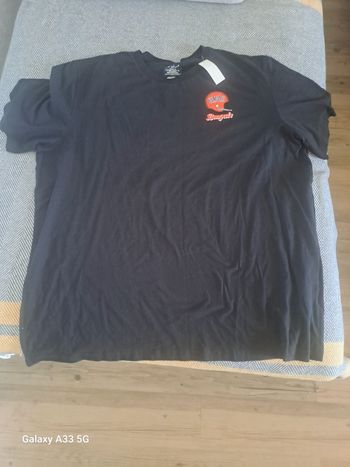 Tee-shirt 100 % coton  neuf avec étiquettes