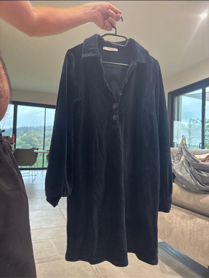 Robe velours bleu marine - photo numéro 3