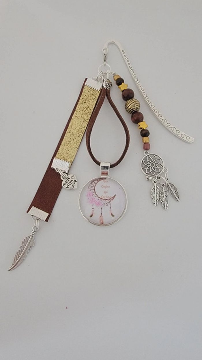 Cadeau amie, bijoux de sac ou marque page " une copine qui déchire"