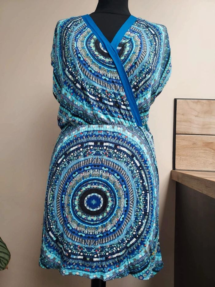 Superbe robe Desigual Taille M - photo numéro 3