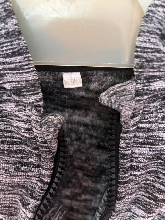 Lot 2 vestes à capuches chaudes,18/24 mois. - photo numéro 2