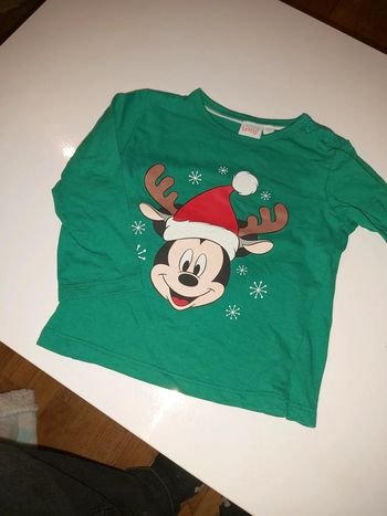 🦋 T-shirt vert Mickey Noël Disney