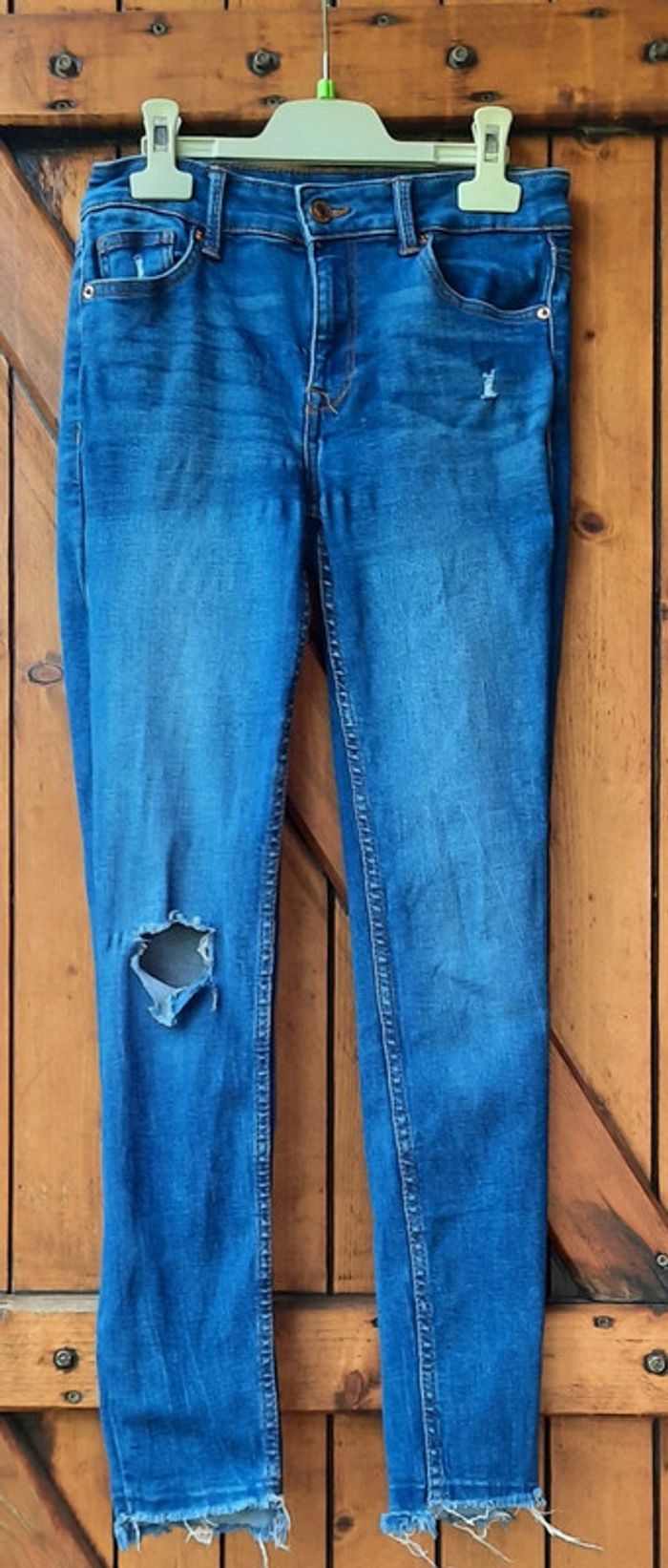 Jean troué bleu Bershka 36