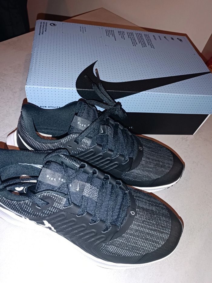 Baskets Nike taille 40 - photo numéro 8