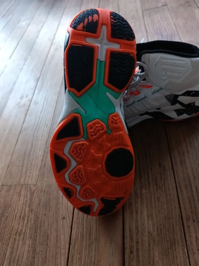 Chaussure basketball 🏀 Tarmak Decathlon - 39 - photo numéro 4