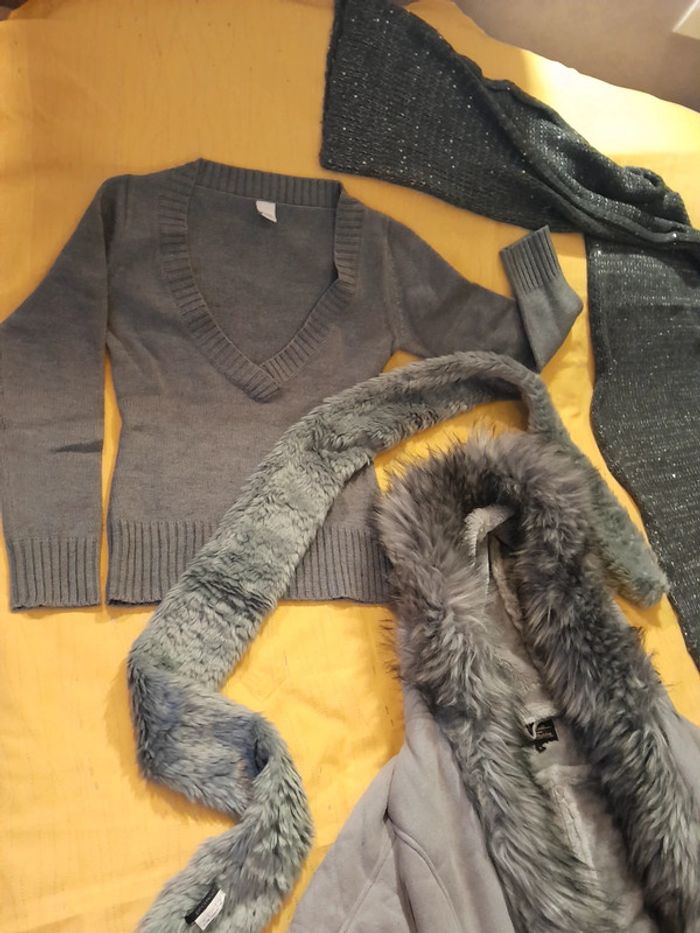 Gros lot Hiver Femme S Manteau + 2 écharpes + bonnet + pull assorti + gants - photo numéro 6