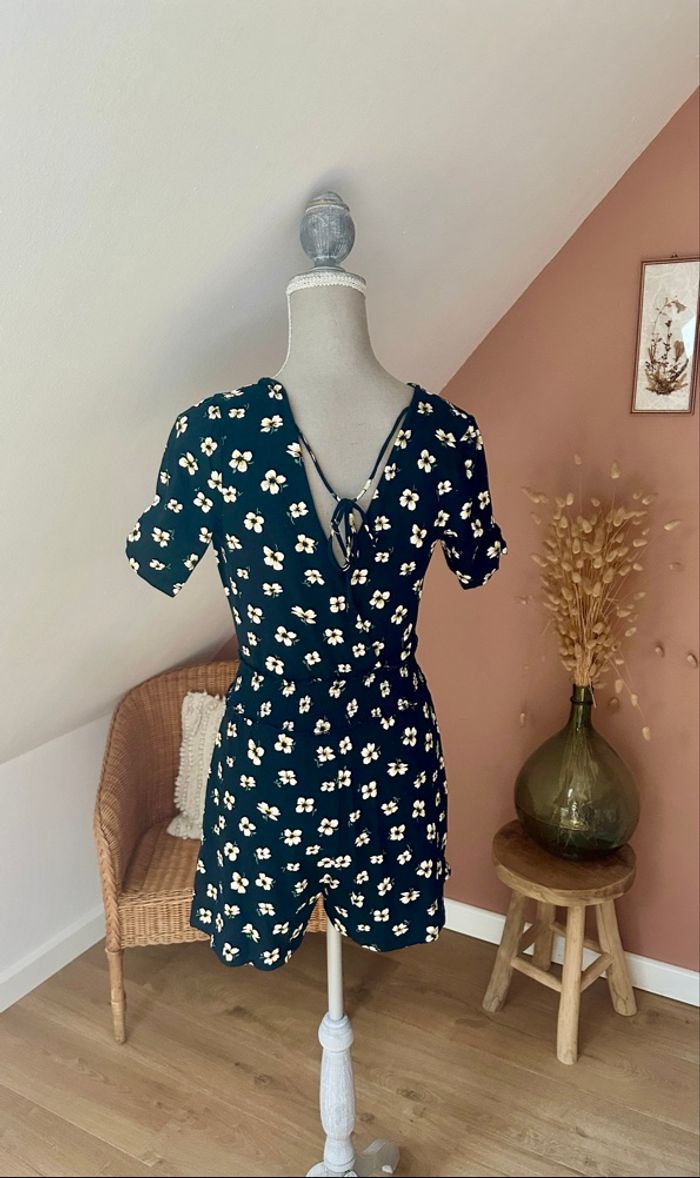 💜 Combishort bershka taille S noir fleuri 💜 - photo numéro 5