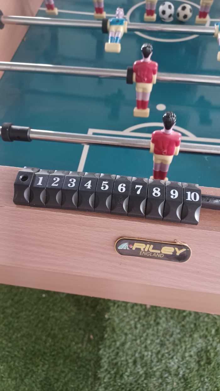 Table de jeux multifonction babyfoot riley england très bon état  table de billard pi ng ping - photo numéro 3
