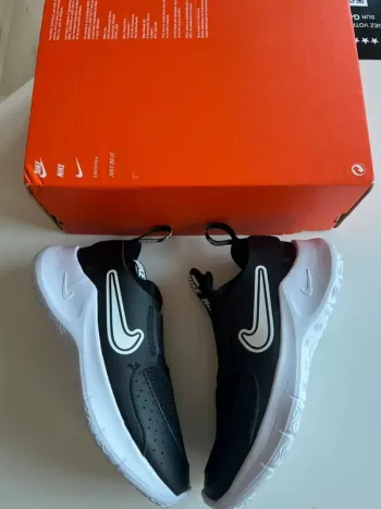 Nike Flex Runner 3 Black White 28
