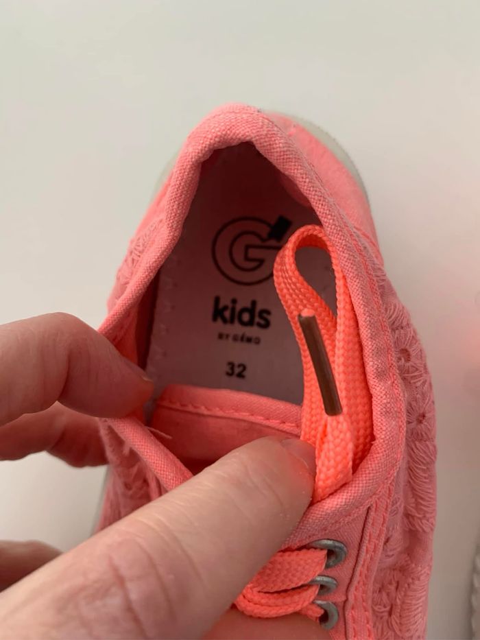 Paire des baskets - photo numéro 4