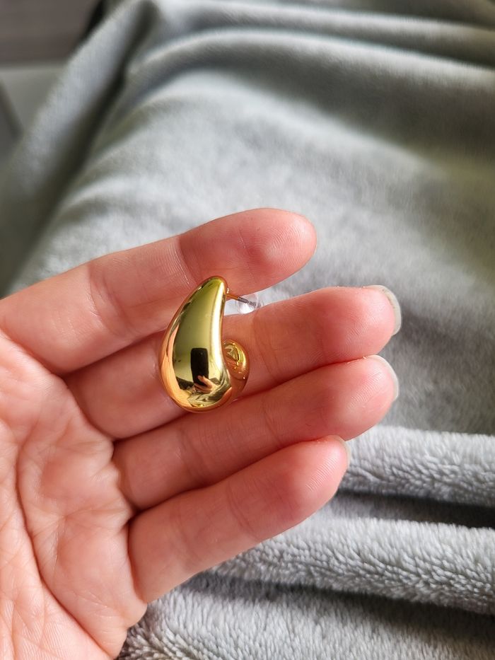 Boucles d'oreilles larmes dorées - photo numéro 4