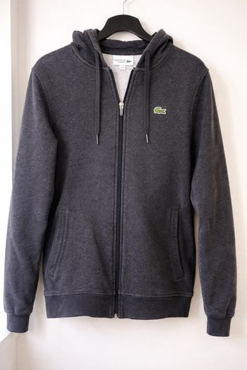 Sweat zippé  à capuche 