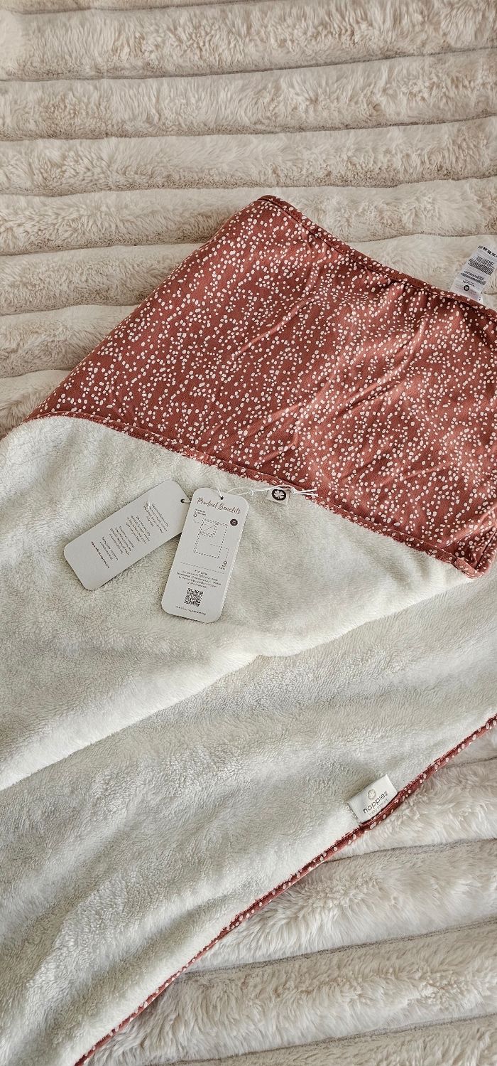 Magnifique couverture Bébé Noppies Tog 3 Neuve