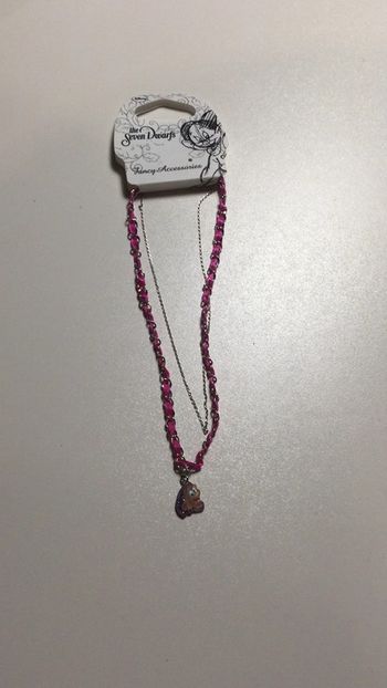 Collier disney neuf blanche neige nain fushia idee cadeau piniata anniversaire noel