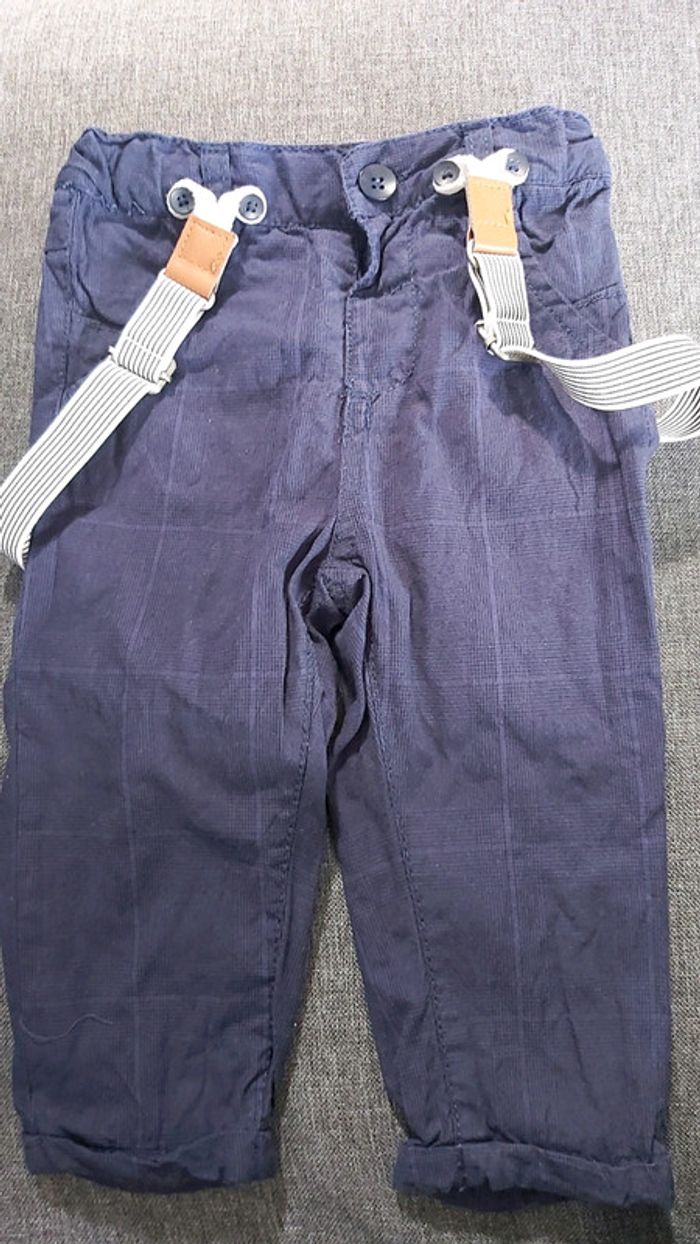 Pantalon kiabi avec bretelles taille 9 mois