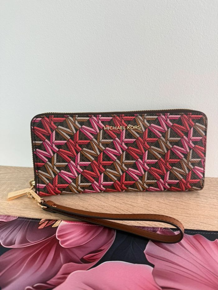 Grand portefeuille Michael Kors collection Jet Set marron/rouge/fushia/doré
