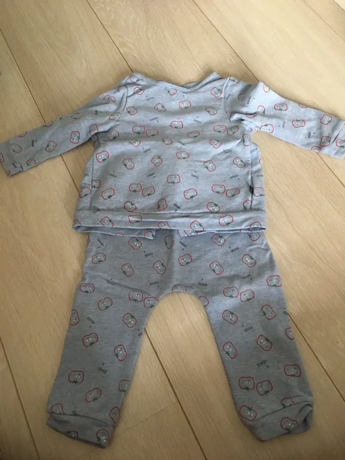 Ensemble jogging cadet rousselle 18 mois