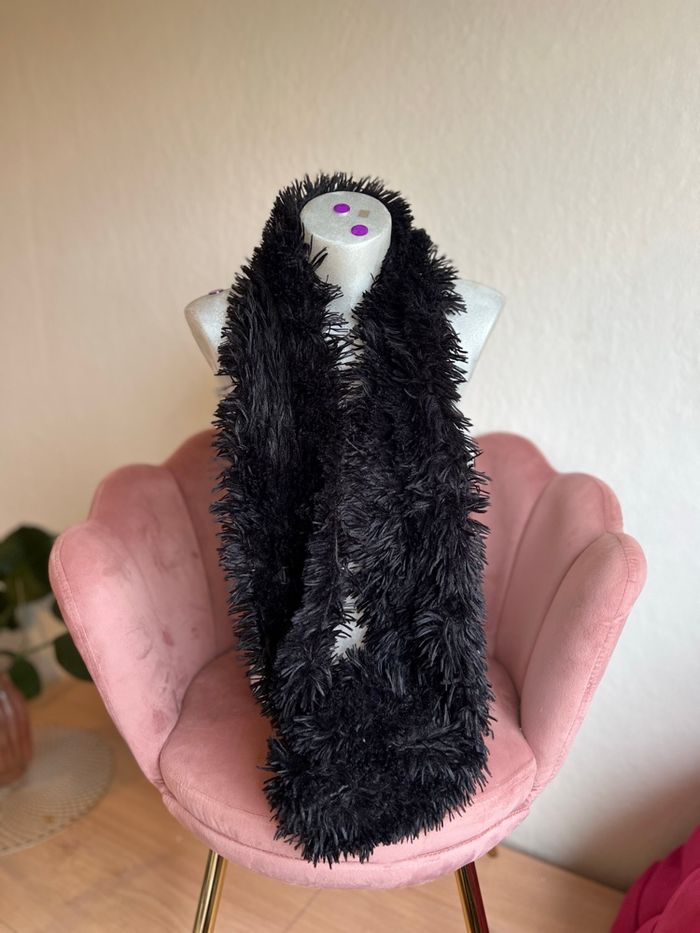 Snood / Écharpe Tube Noire Douce & Moelleuse – Comme Neuve ❄️ - photo numéro 4