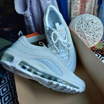 Nike neuves pour t38 taillent petit