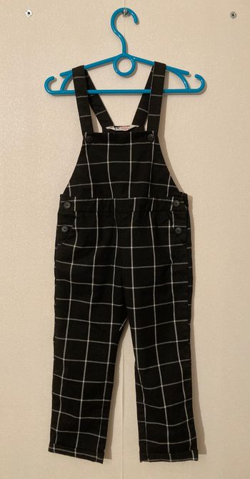 salopette à carreaux noirs et blancs