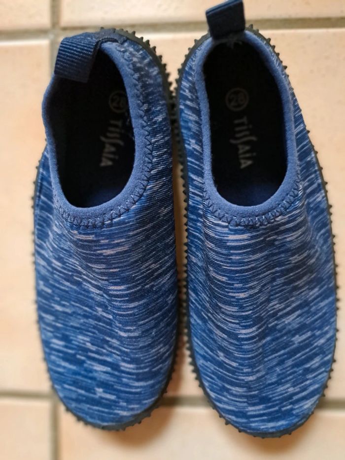 Chaussons aquatiques neufs pointure 28 - photo numéro 2