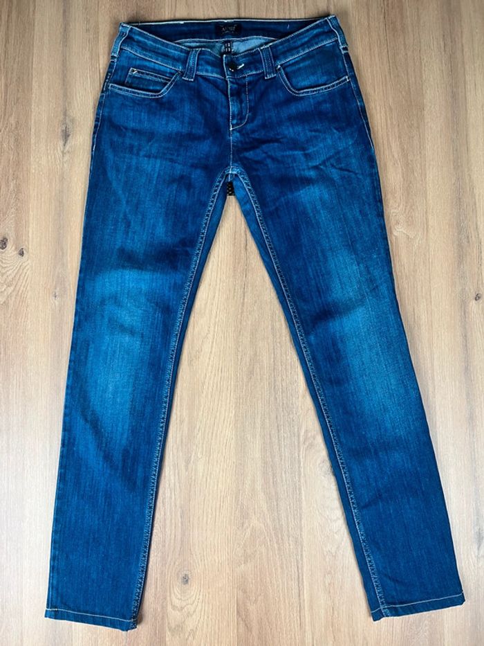 Jean bleu Armani coupe Slim taille w29 - photo numéro 3