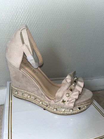 Sandales compensées