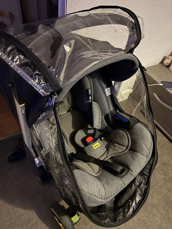 Doona + Bases isofix / Abris de pluie - photo numéro 2