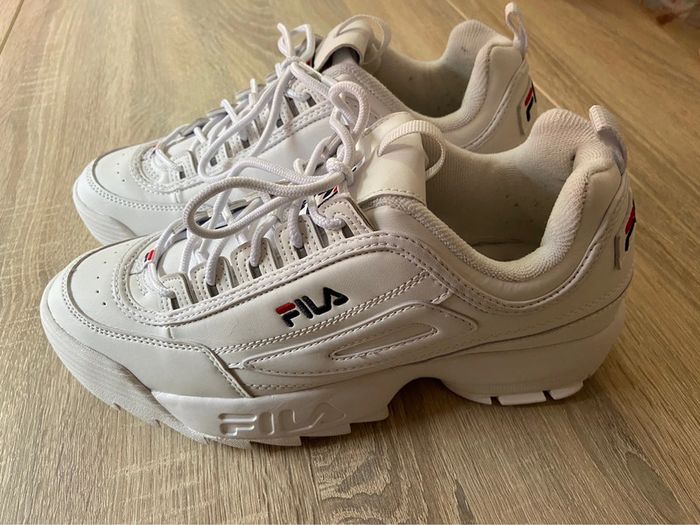 Baskets Fila Distuptor Low blanche T44